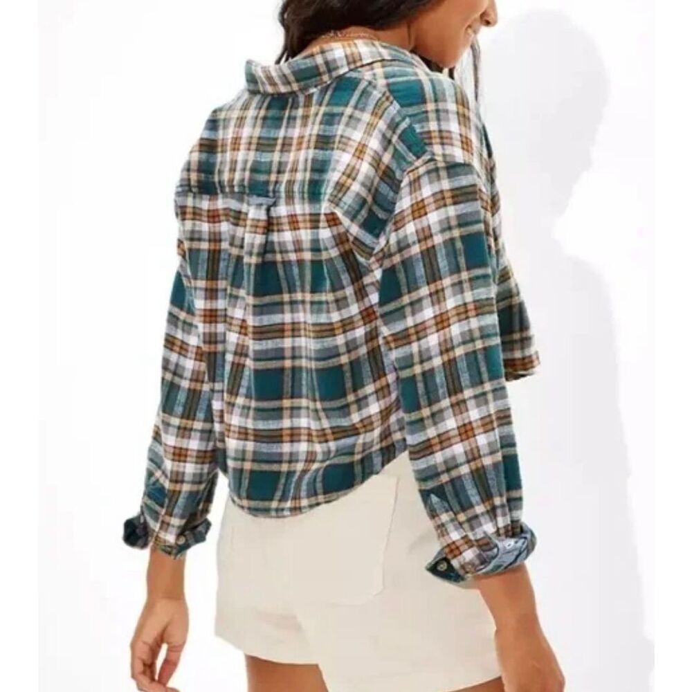American Eagle Cozy Cabin flannel plaid cropped button down m - Picture 2 of 11